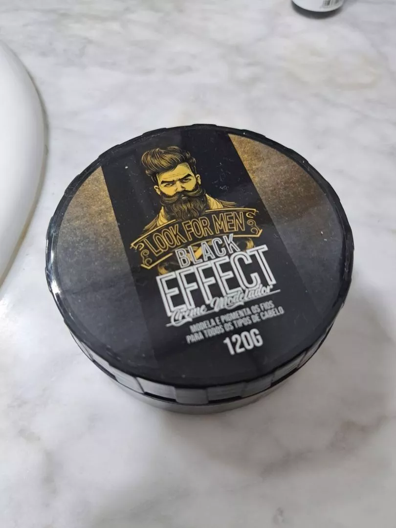 Escurecedor de barba em foto de cliente 1