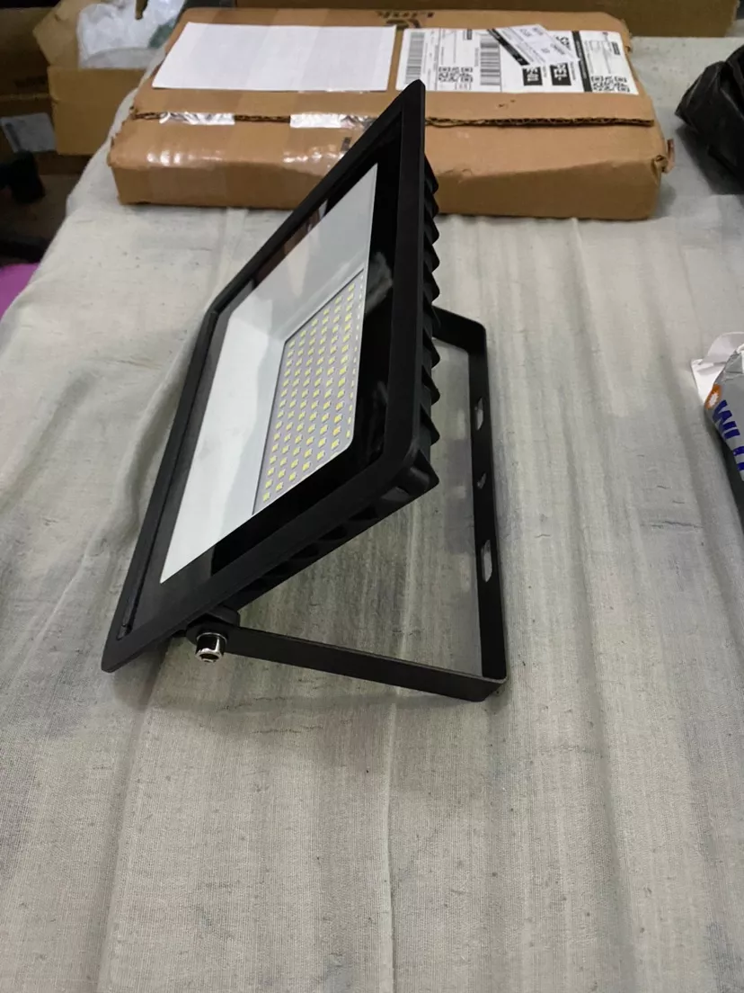 Foto do refletor enviada para avaliações 3